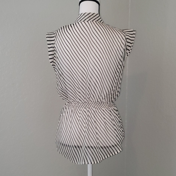 Top - Picture 2 of 5